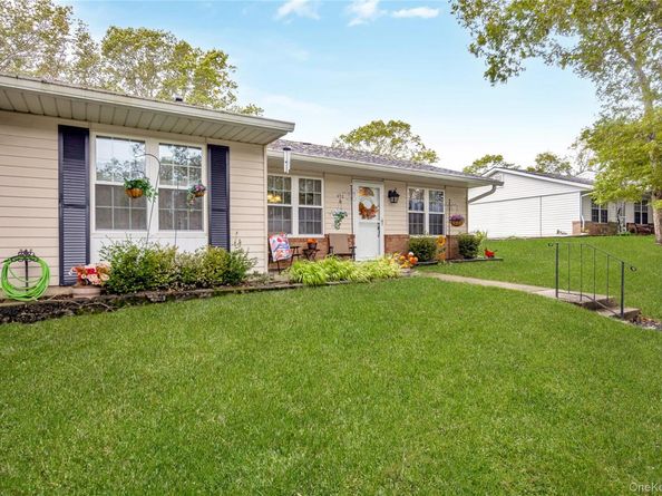 412B Weymouth Court, Ridge NY 11961