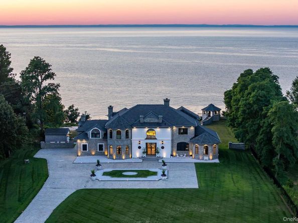 3875 Hallock Lane, Mattituck NY 11952