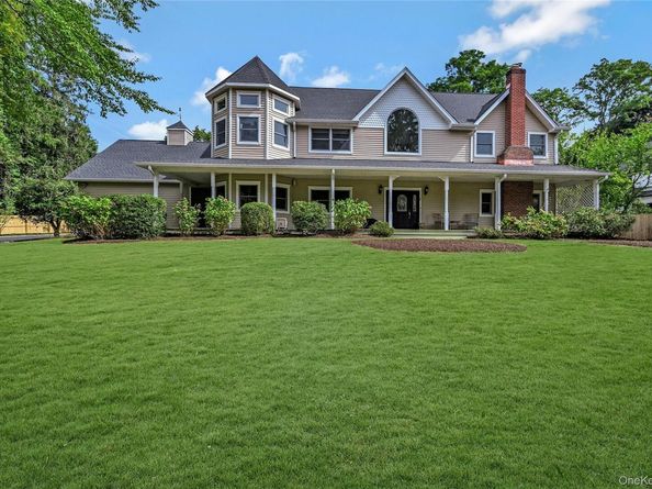 4 Skunk Hollow Road, Huntington NY 11743