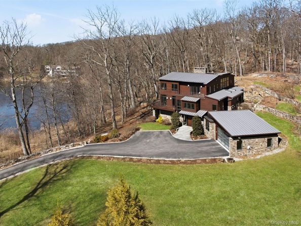 2 Lakeridge Drive, Armonk NY 10504