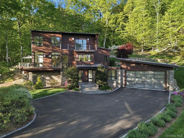 2 Lakeridge Drive, Armonk NY 10504