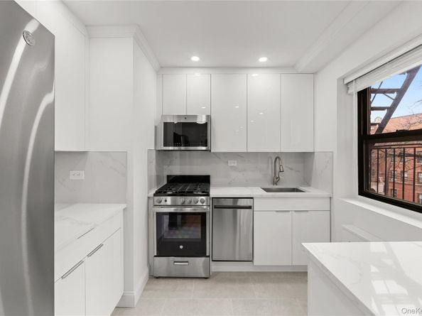 25-10 31st Avenue 3K, Astoria NY 11106