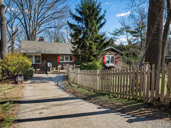 41 Lakeside Drive, Centerport NY 11721