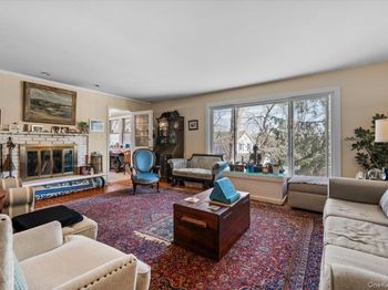41 Lakeside Drive