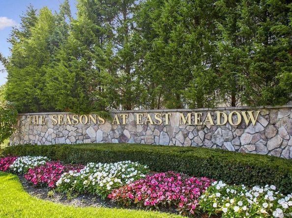 383 Summer Court, East Meadow NY 11554