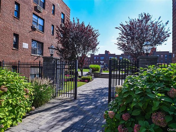 1 Jefferson Avenue J10, Rockville Centre NY 11570