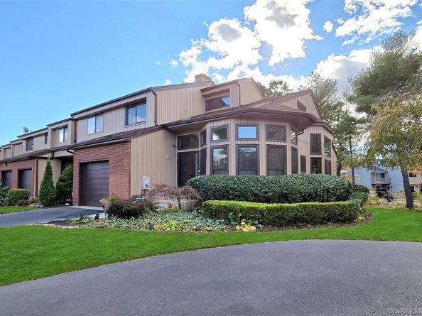 64 Timber Ridge Drive, Holbrook NY 11741