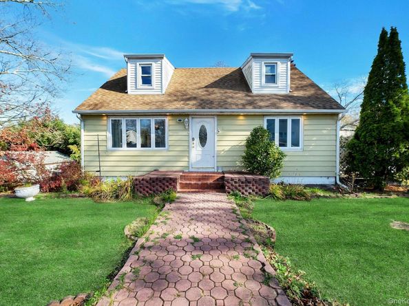 3 Hazel Road, Rocky Point NY 11778