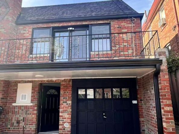 5762 79th Street, Middle Village NY 11379