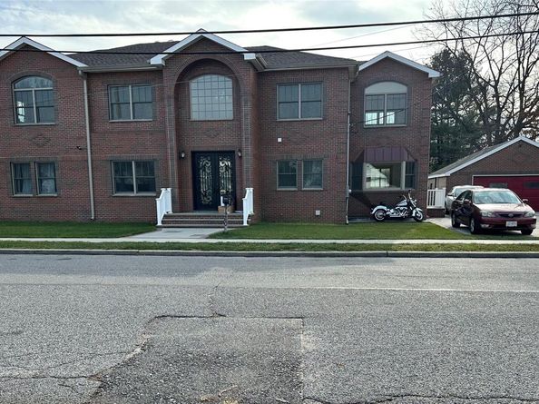1260 Warwick Street, Uniondale NY 11553