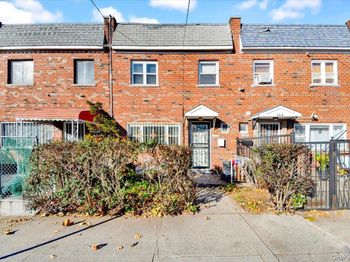 733 Rhinelander Avenue