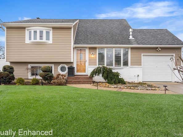 79 Roosevelt Avenue, Massapequa NY 11758