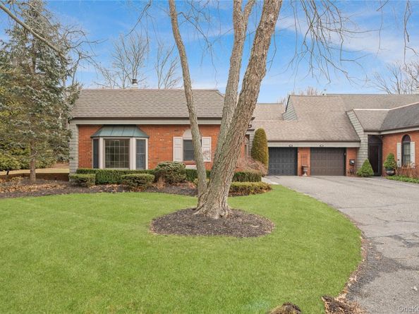 31 Admirals Drive E, Bay Shore NY 11706
