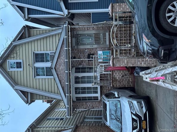 10736 109th Street, Richmond Hill NY 11419