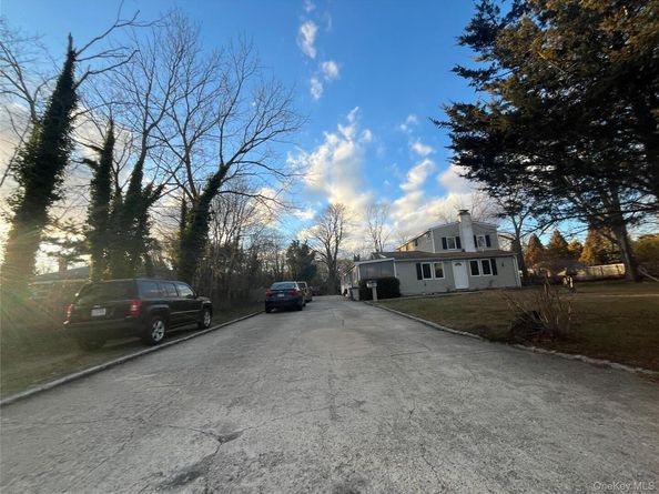 84 Oakwood Avenue, Bayport NY 11705