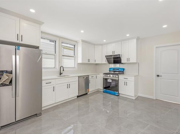 13007 14th Avenue, College Point NY 11356