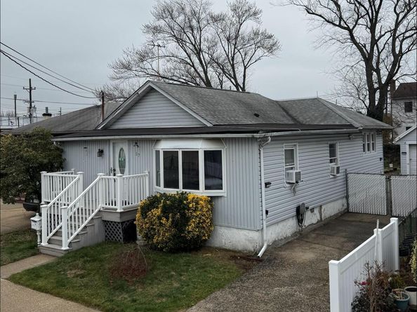 17 Litchfield AV #1 Avenue, Elmont NY 11003