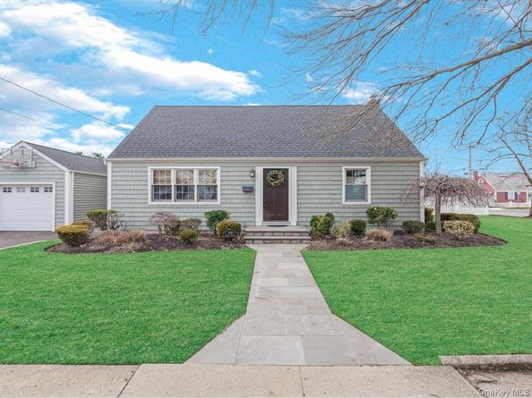 1896 Russell Street, Bellmore NY 11710