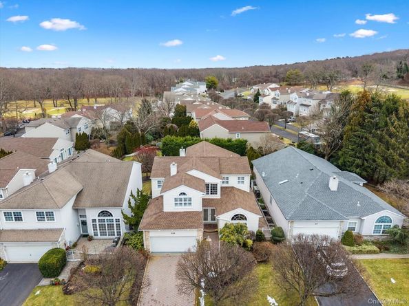 209 Windwatch Drive, Hauppauge NY 11788