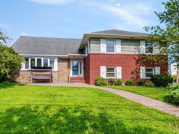 164 Blackheath Road, Lido Beach NY 11561