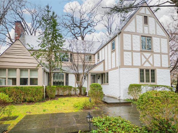 20 Sussex Road, Great Neck NY 11020