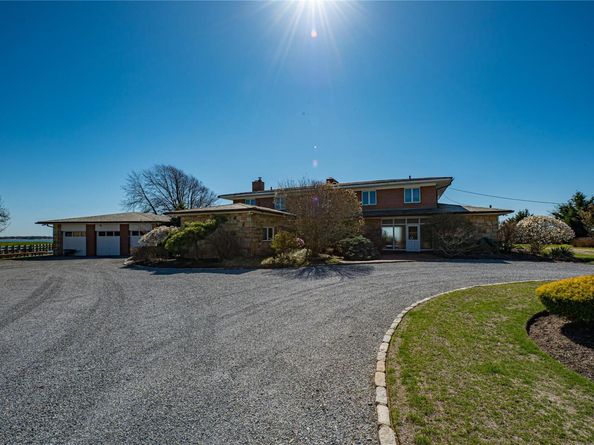 101 West Lane, Bay Shore NY 11706