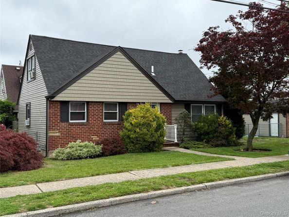 389 Kirkman Avenue, Elmont NY 11003