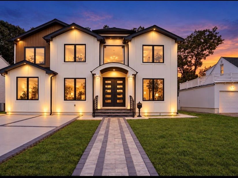 940 Southern Drive, Franklin Square NY 11010