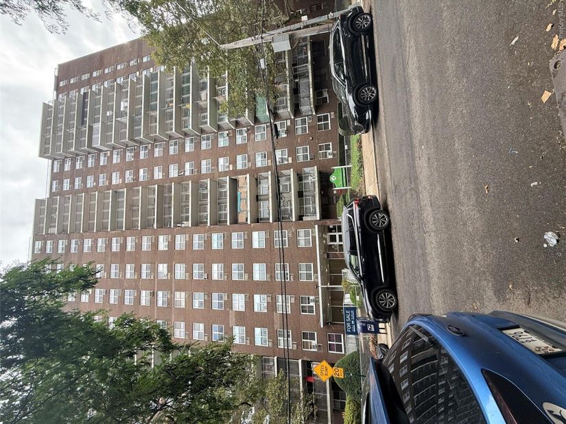 2550 Olinville Avenue 15H, Bronx NY 10467