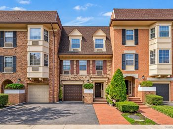 12-32 Diane Place
