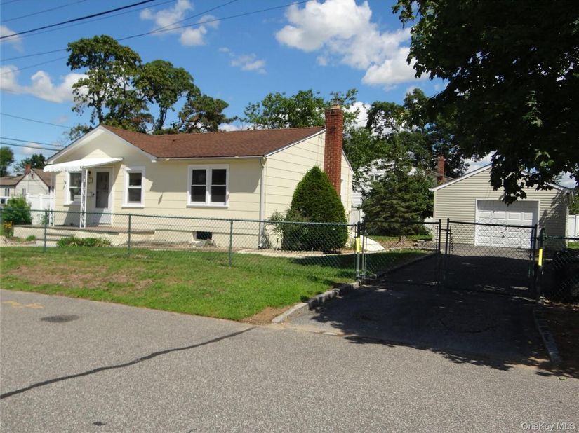 272 12th Avenue, West Babylon NY 11704