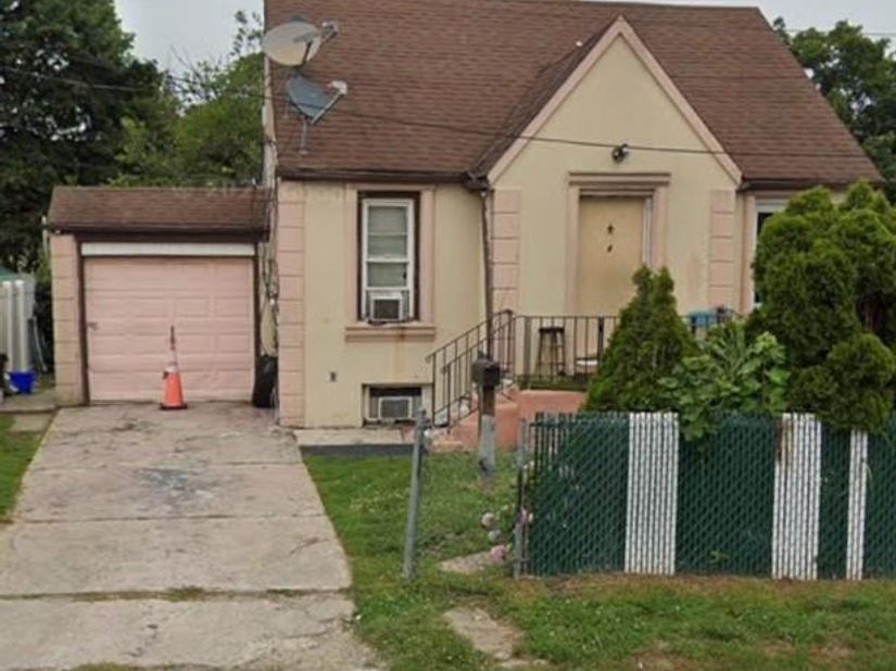 4 Andrews Avenue, Roosevelt NY 11575
