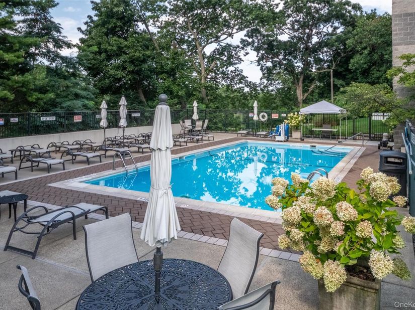701 Pelham Road 5L, New Rochelle NY 10805