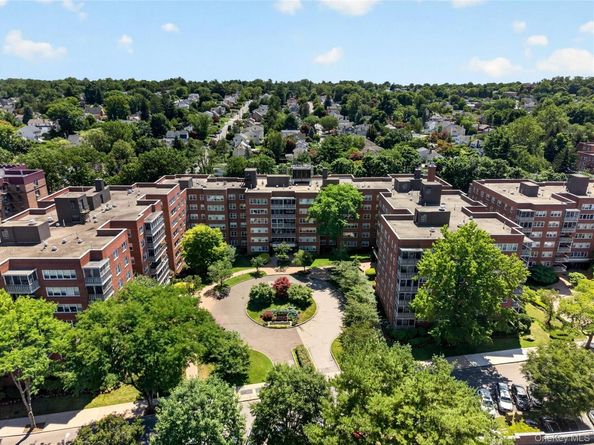 240 Garth Road 4H2, Scarsdale NY 10583