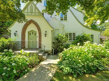 42 Knollwood Drive