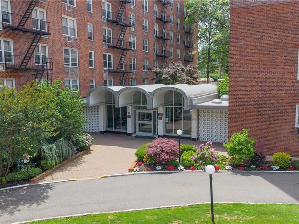 54-40 Little Neck Parkway 4F, Little Neck NY 11362