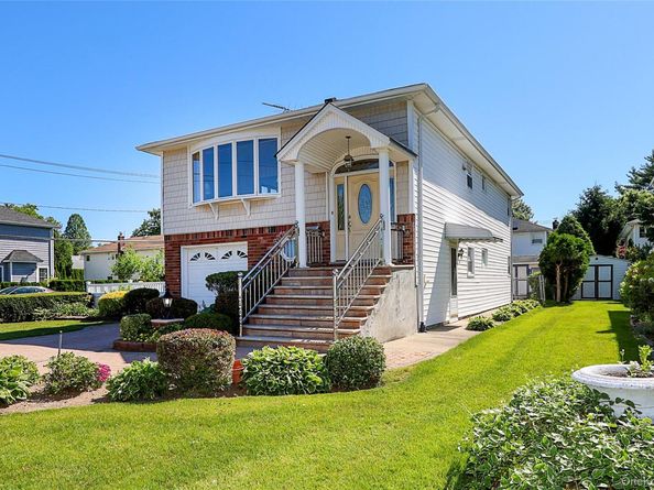 49 Lee Avenue, Albertson NY 11507