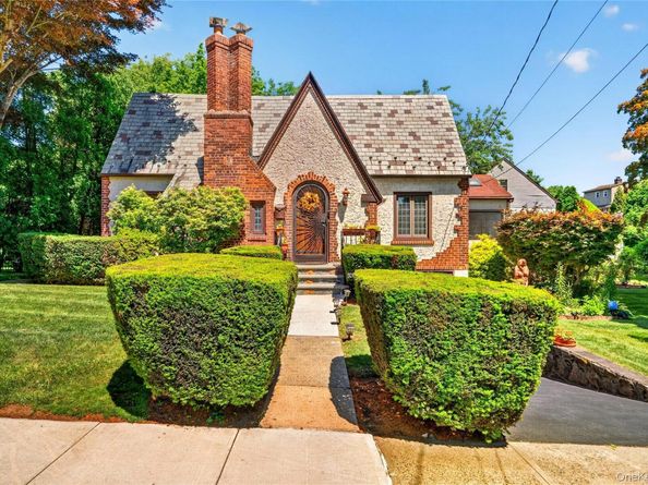 41 Green Place, New Rochelle NY 10801