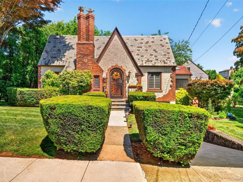 41 Green Place, New Rochelle NY 10801