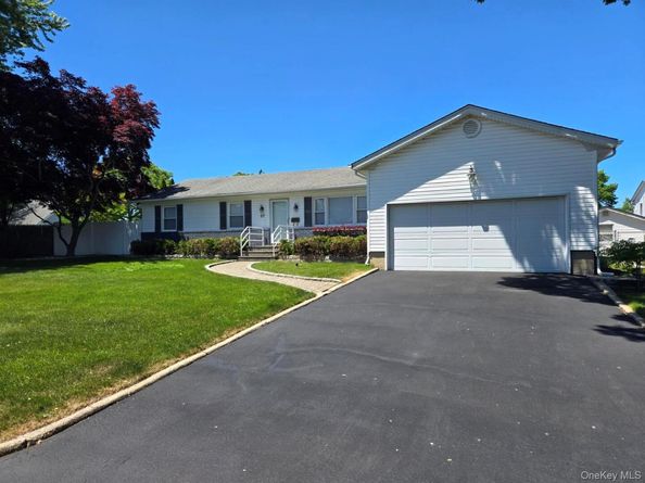 57 Shipman, North Babylon NY 11703