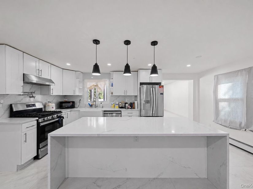 35 E Euclid Street, Valley Stream NY 11580