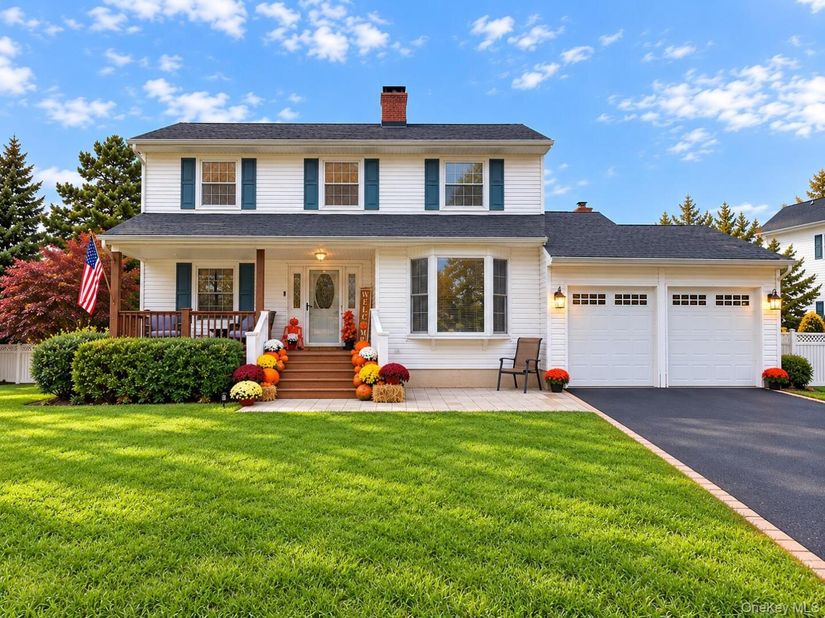 179 Nimbus Road, Holbrook NY 11741
