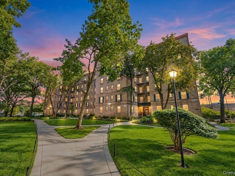 51-42 30th Avenue 4J, Woodside NY 11377