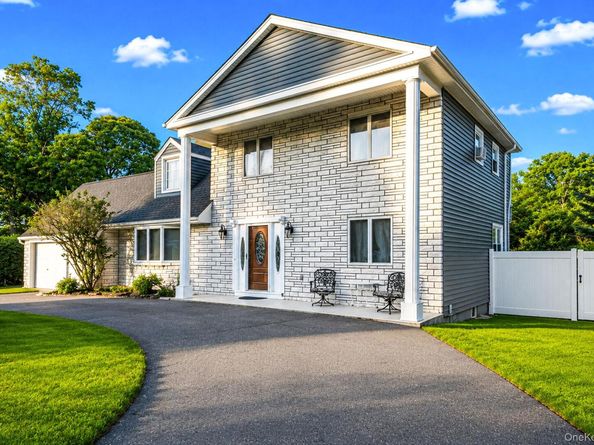 65 Avenue D, Farmingville NY 11738
