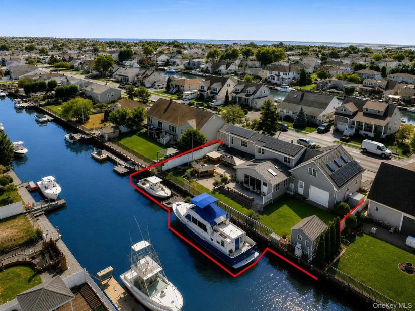 39 Jackson Place, Massapequa NY 11758