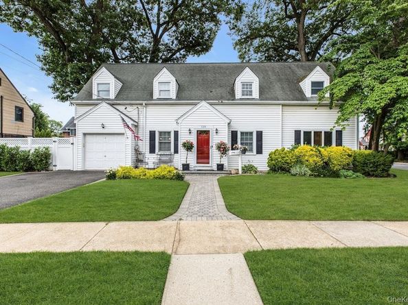 128 Stuart Street, Lynbrook NY 11563