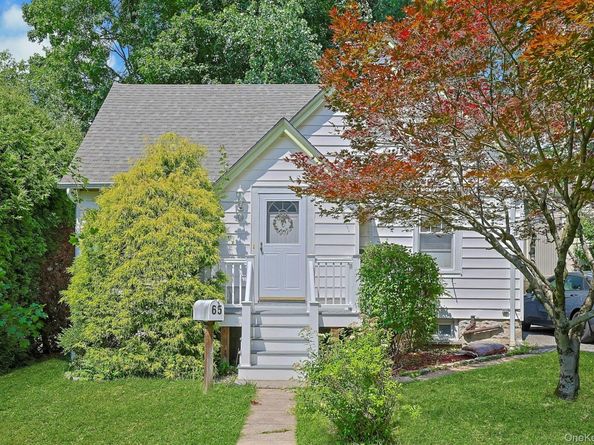65 Laurel Place, Thornwood NY 10594