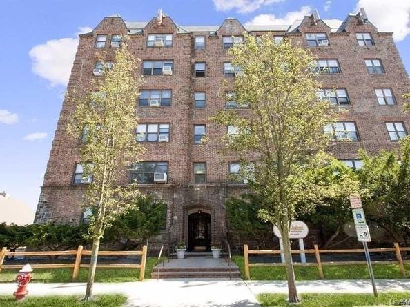 141 Wyckoff Place 4A, Woodmere NY 11598