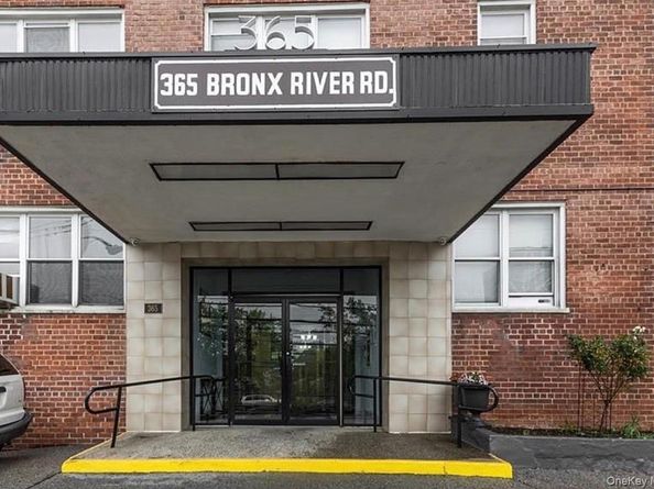 365 Bronx River Road 4B, Yonkers NY 10704