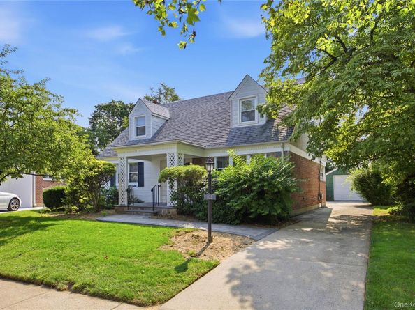 102 Stephan Marc Lane, New Hyde Park NY 11040
